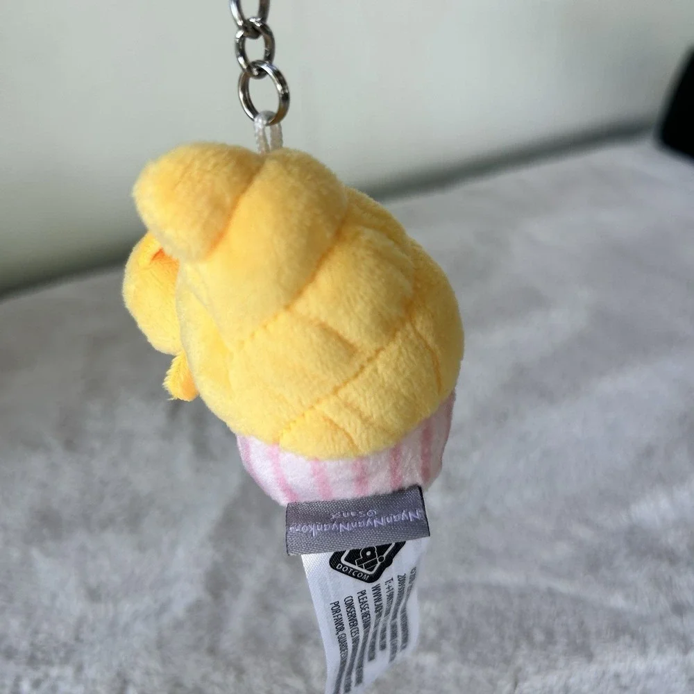Nyan Nyan Nyanko San X Yellow Kitty Cupcake Blind Box Keychain‎ NWOT Bag Charm